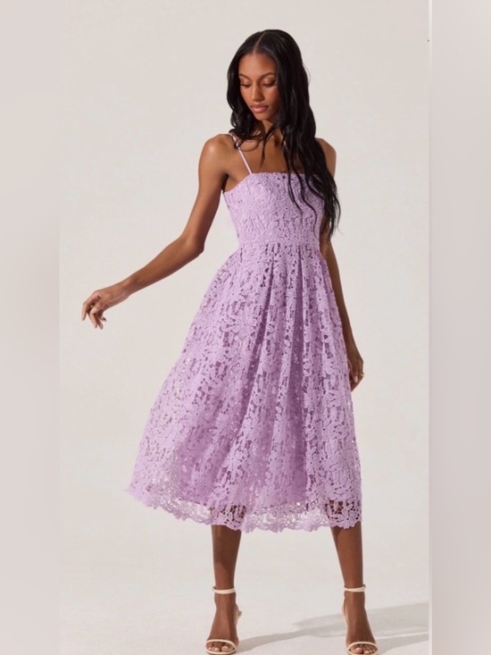 Astr Dresses & Skirts - ASTR the Label Lilac Lace Midi Dress with Spaghetti Straps